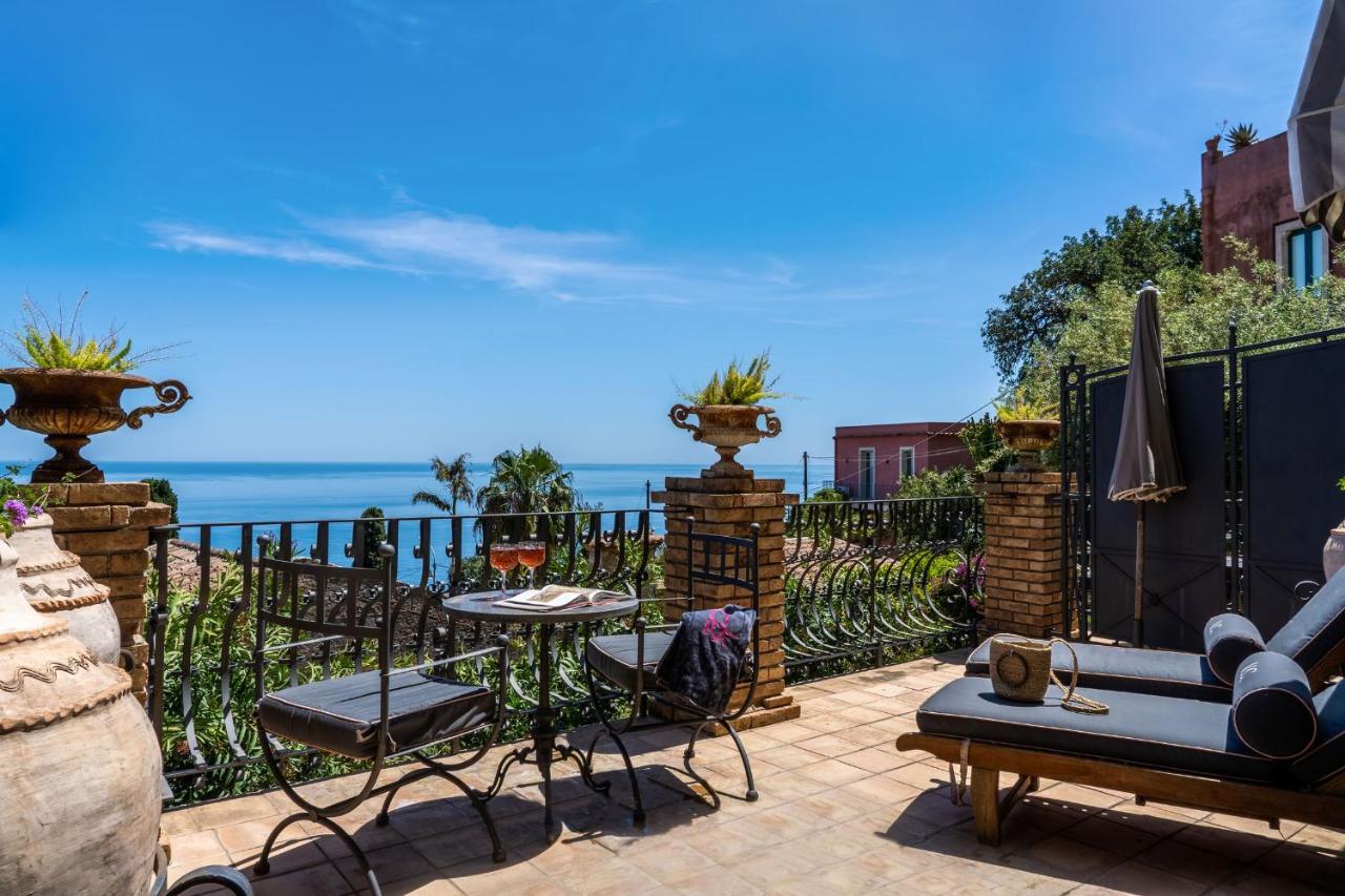 Hotel Villa Carlotta Taormina Bagian luar foto