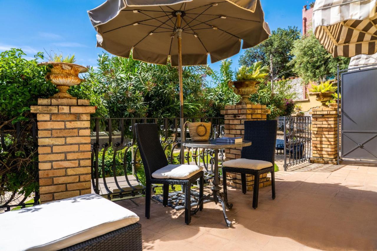 Hotel Villa Carlotta Taormina Bagian luar foto