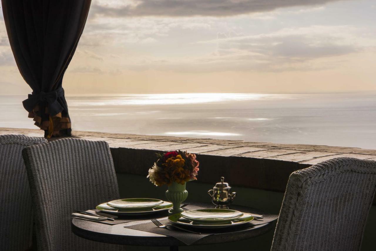 Hotel Villa Carlotta Taormina Bagian luar foto